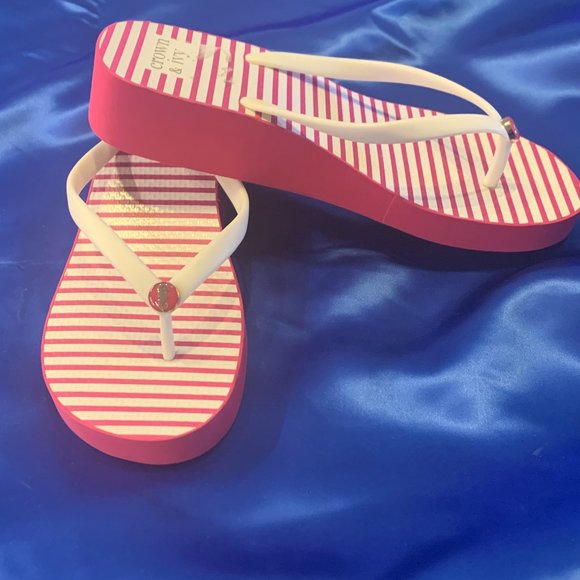 crown & ivy Shoes - Crown and Ivy Flip Flops